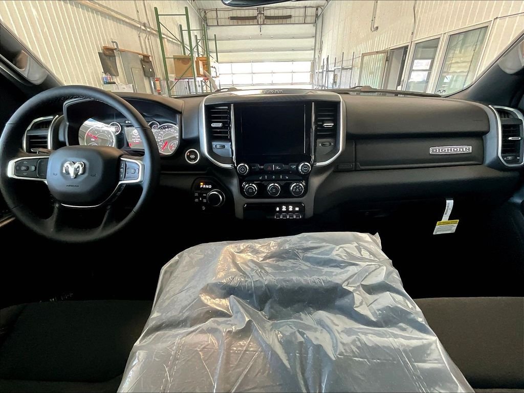 New 2026 Diamond Black Crystal Pearl-Coat Exterior Paint RAM Big Horn/Lone Star image 12