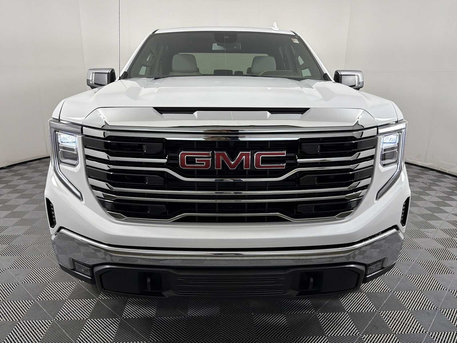 New 2026 Summit White GMC SLT image 2