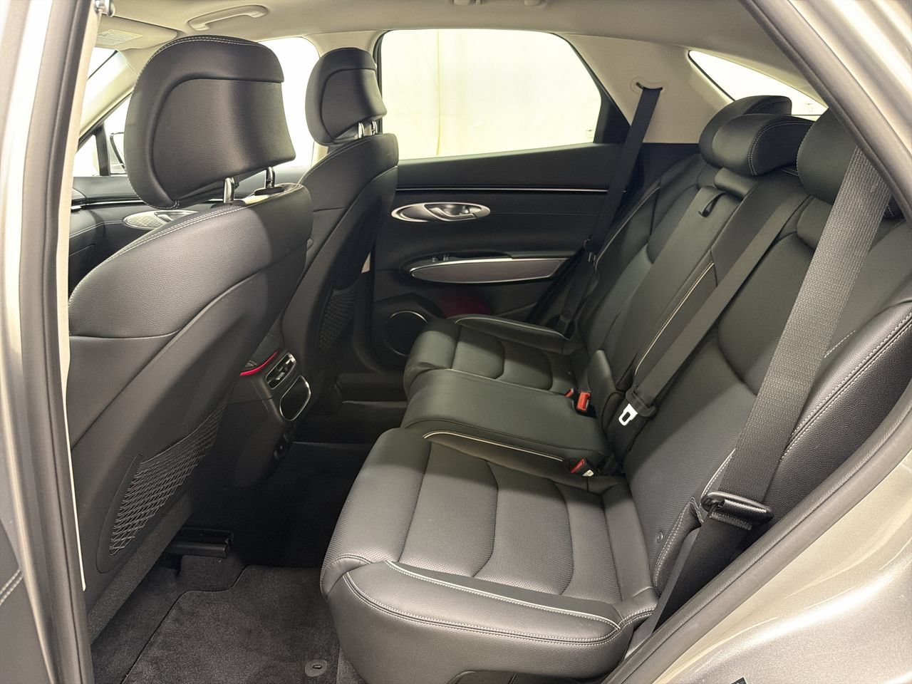 2024 GENESIS GV70 Standard - Photo 19