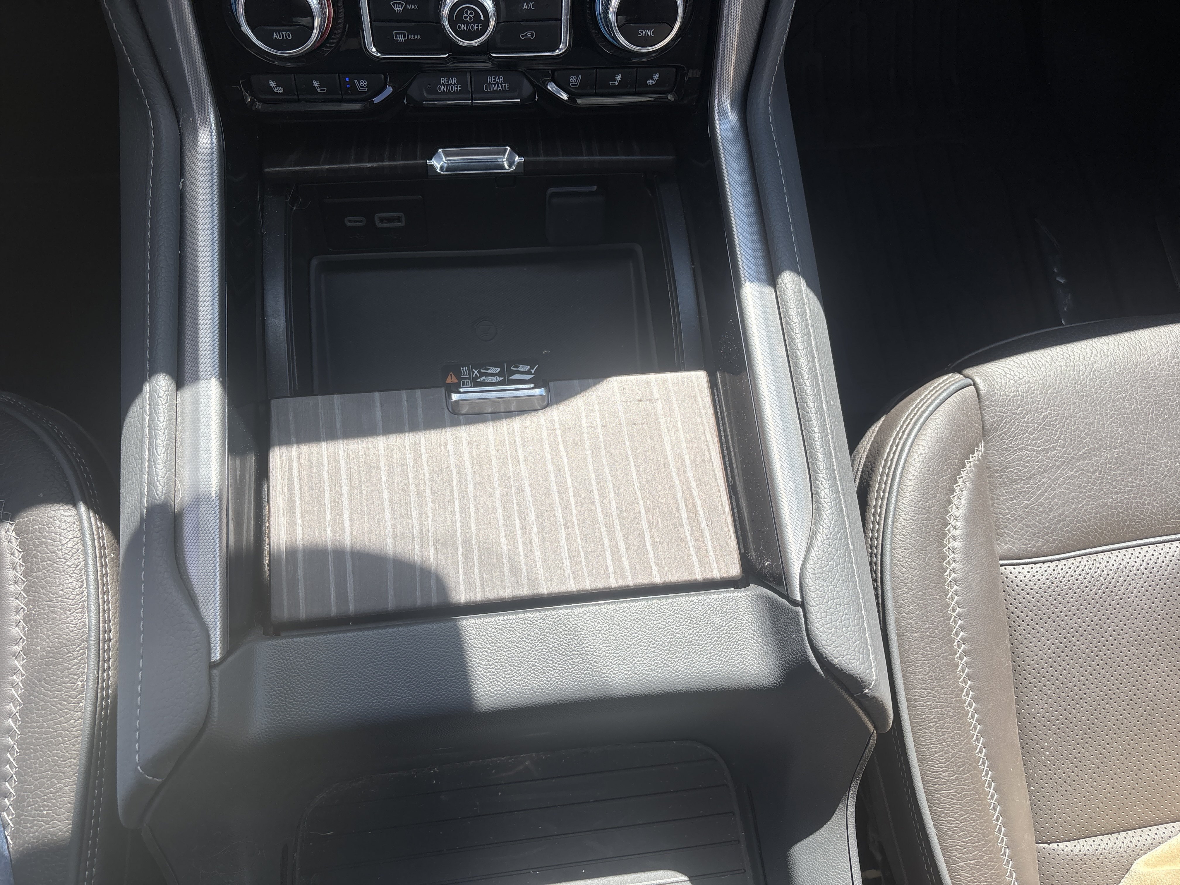 Used 2024 White Frost Tricoat GMC Denali image 20