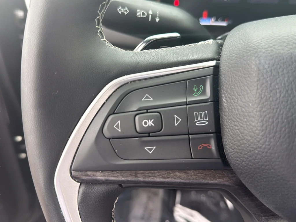 Certified Used 2025 Black Jeep Limited image 9