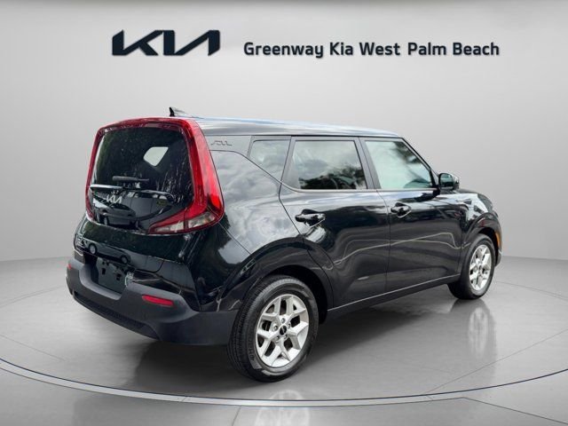 Used 2022 Black Kia LX image 7