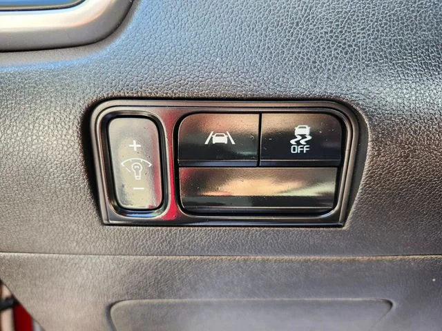Used 2021 Red Kia S image 31