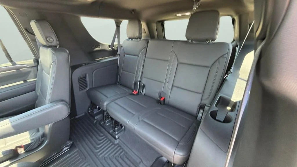 Used 2024 Black Chevrolet Z71 image 30