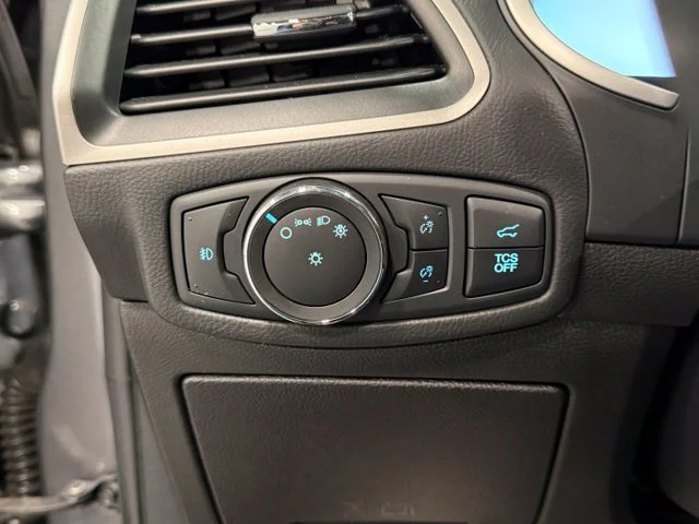 Used 2021 Gray Ford SEL image 13