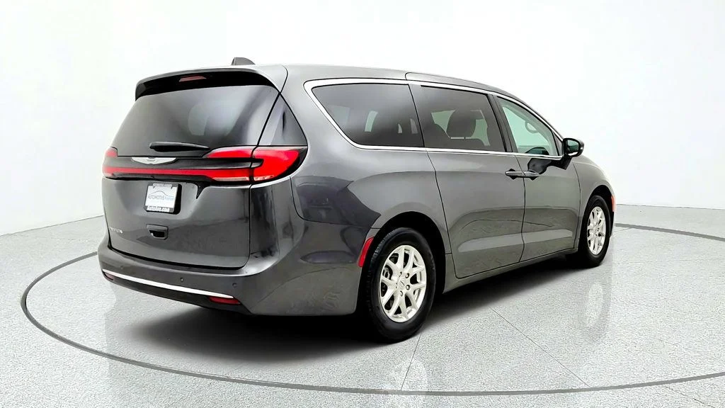 Used 2023 Granite Crystal Metallic Clearcoat Chrysler Touring L FWD image 5