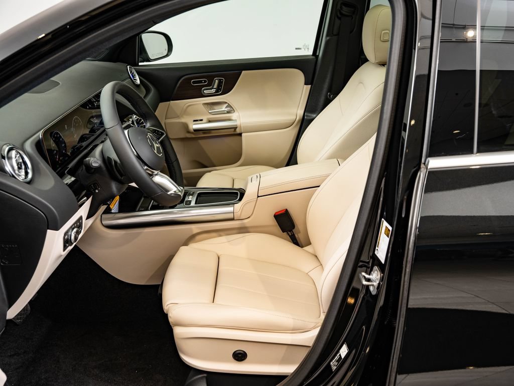 New 2026 Cosmos Black Metallic Mercedes-Benz GLA 250 image 23