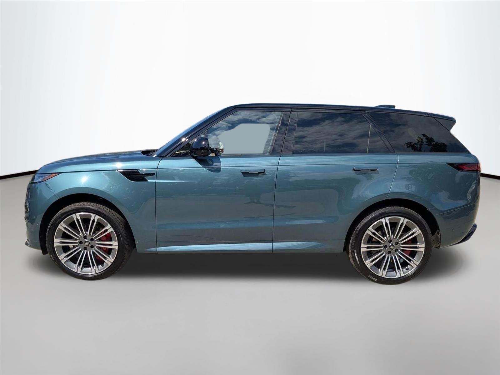 Used 2025 Giola Green Metallic Land Rover Dynamic SE image 8