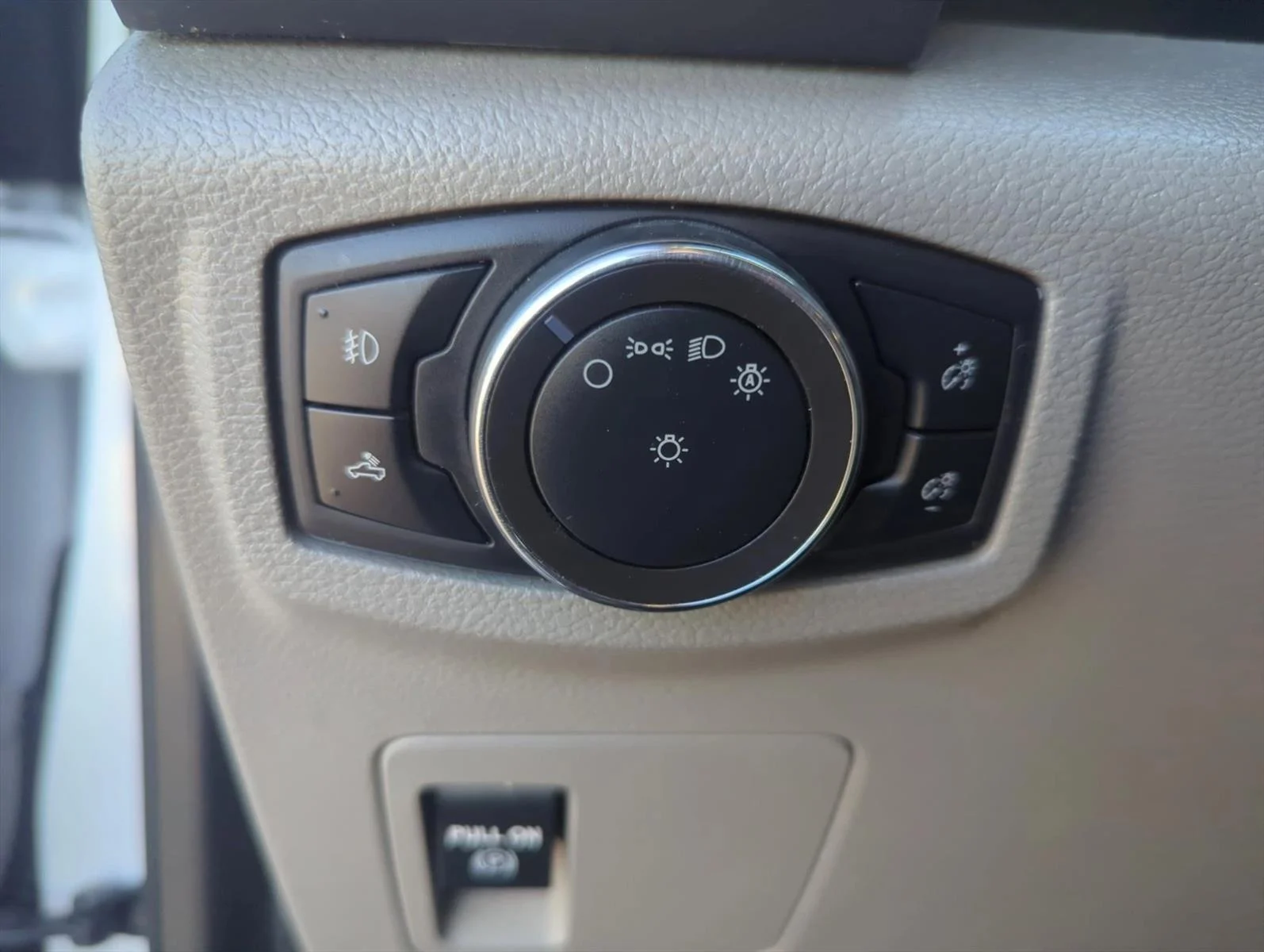 Used 2020 Oxford White Ford XLT image 10