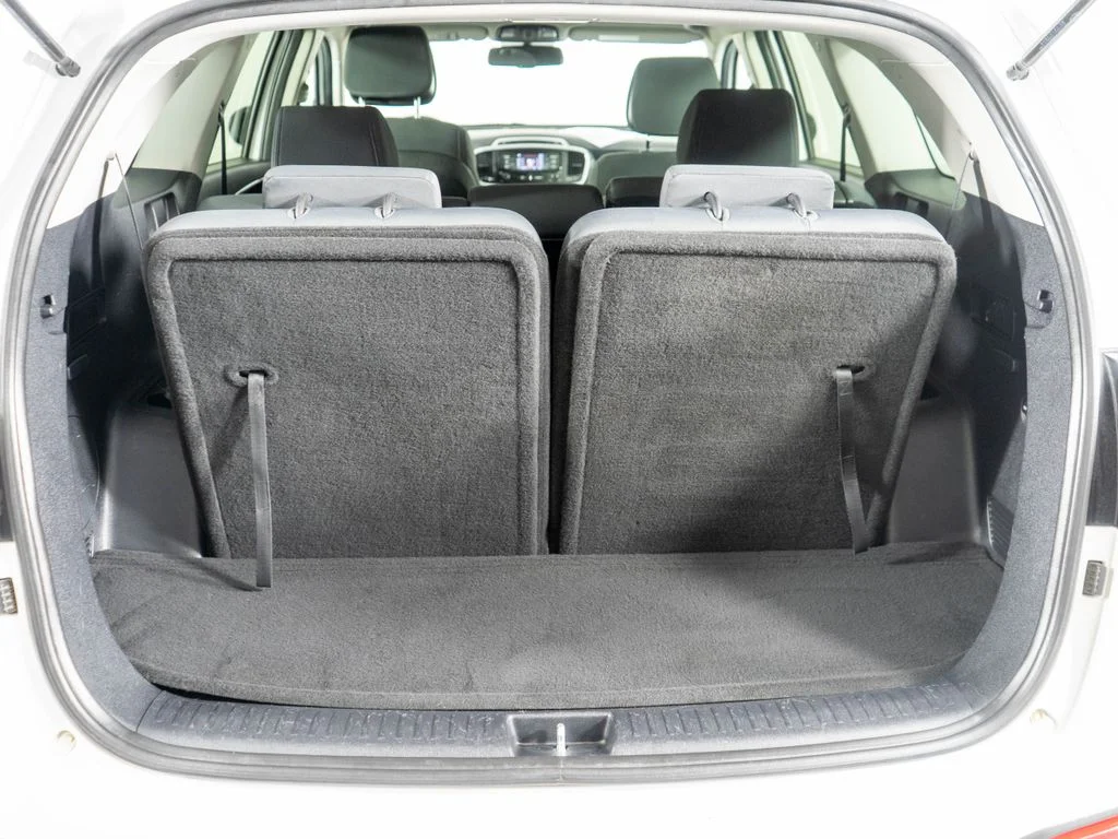 Used 2016 White Kia LX image 28