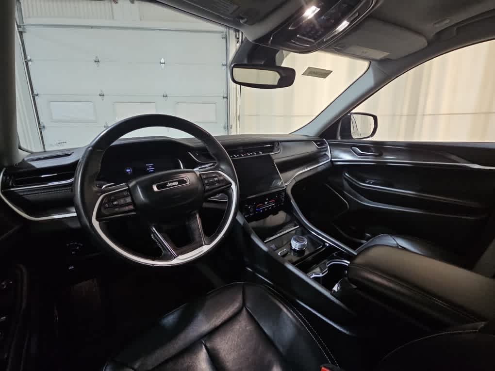 Used 2022 Metallic Jeep Limited image 13