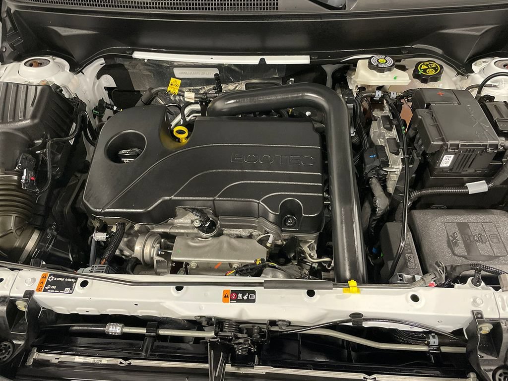 Used 2024 Summit White Chevrolet LT image 38