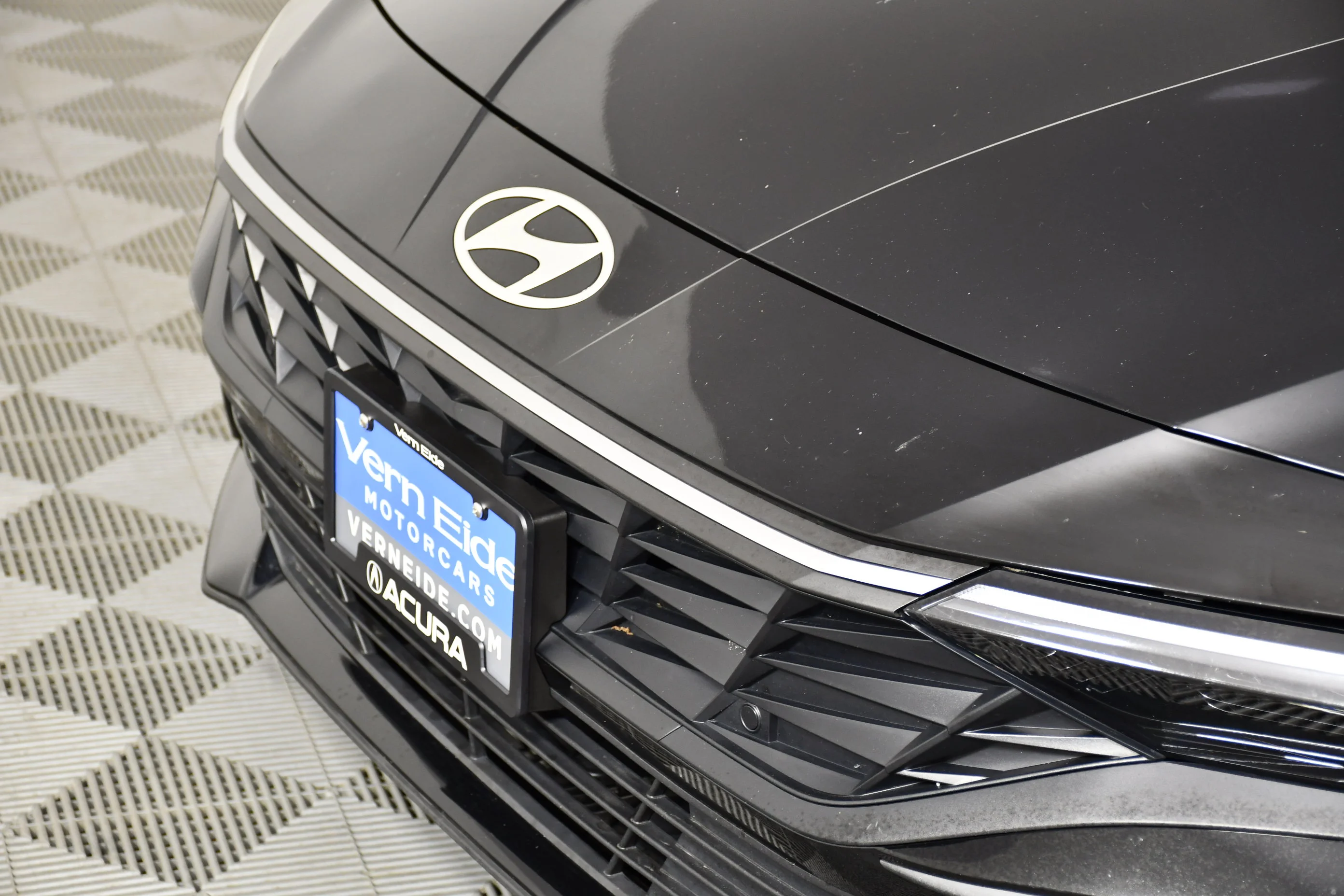 Used 2024 Abyss Black Hyundai SEL image 11
