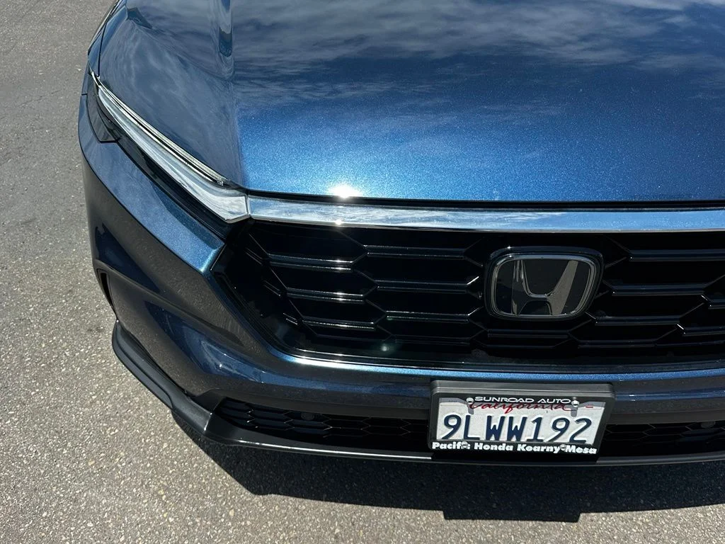 Used 2024 Blue Honda EX-L image 4