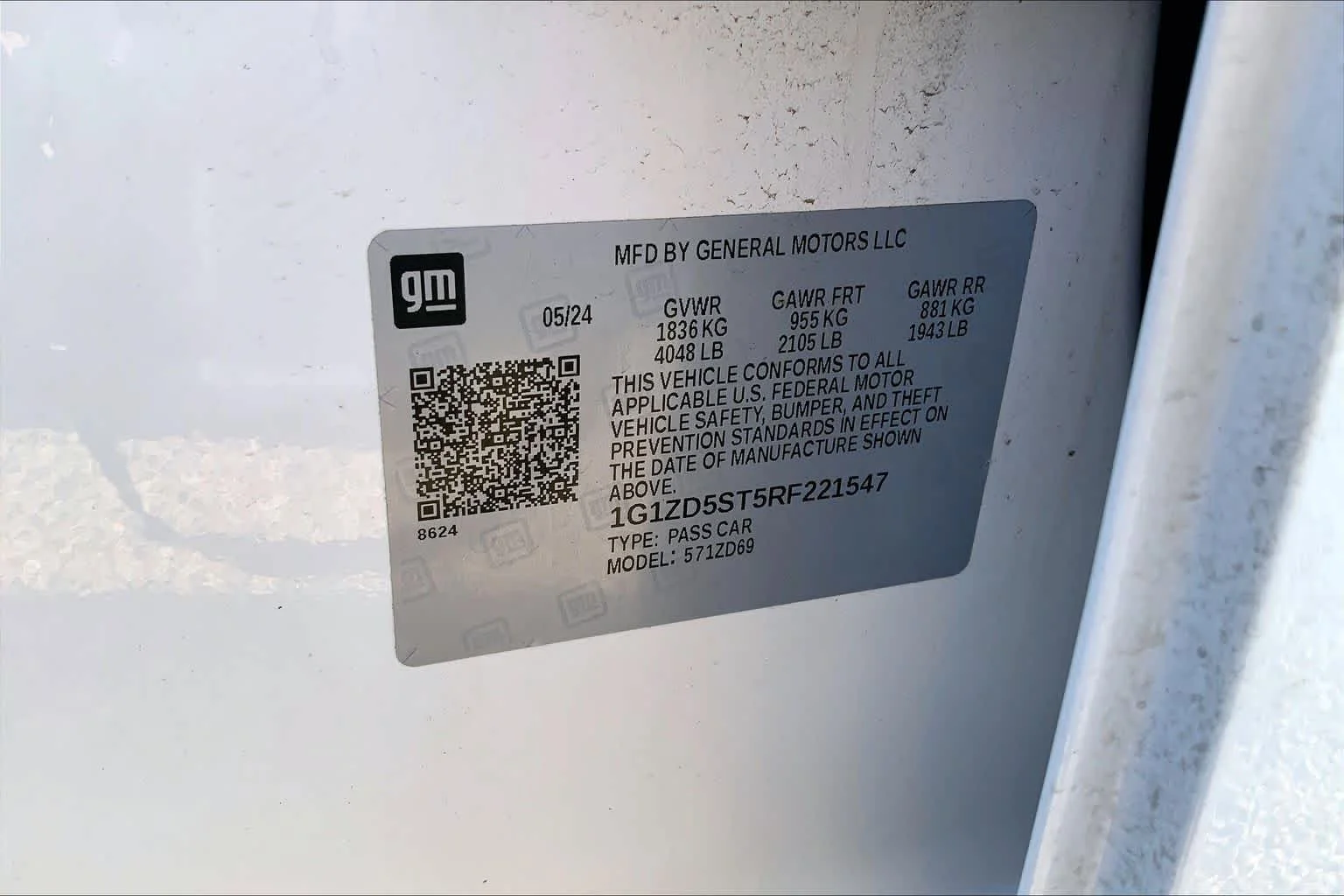 Used 2024 Summit White Chevrolet LT image 35