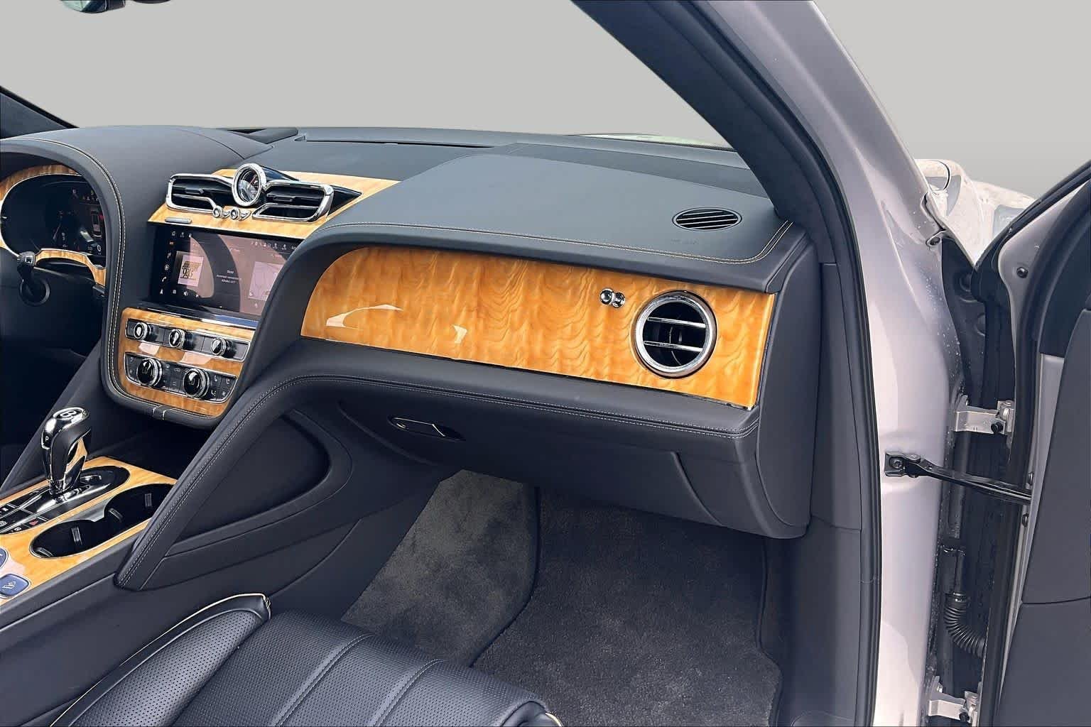 Used 2022 Breeze by Mulliner Bentley V8 image 18