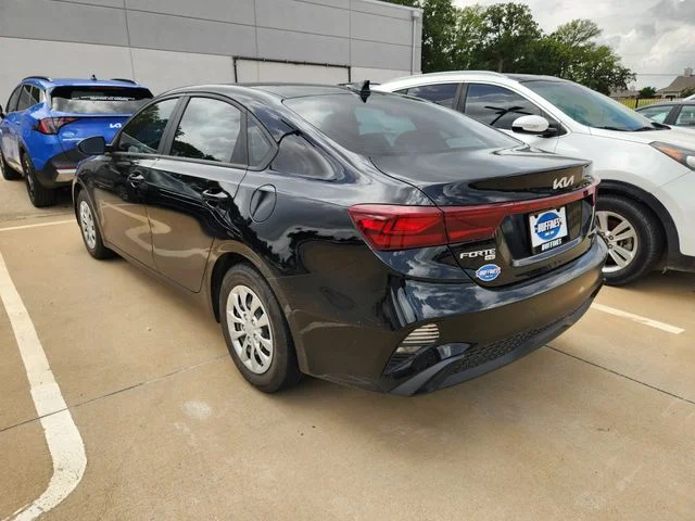 Used 2022 Black Kia FE image 3