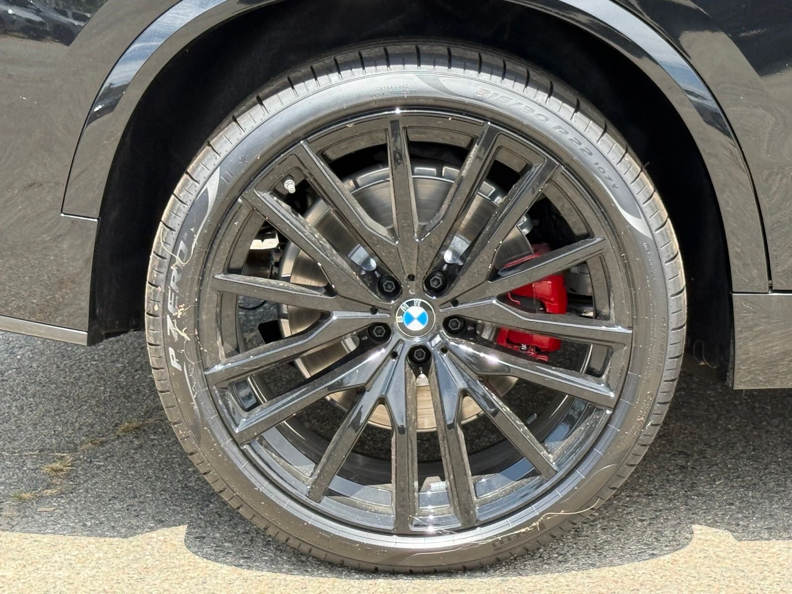 New 2026 Black Sapphire Metallic BMW M60i image 17
