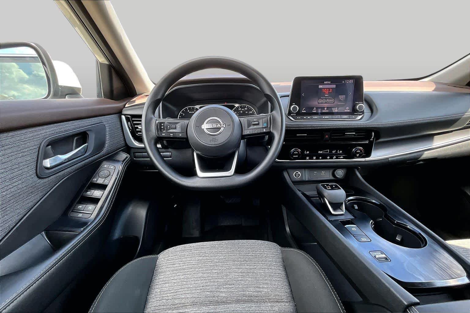 Used 2022 Pearl White Tricoat Nissan SV image 6