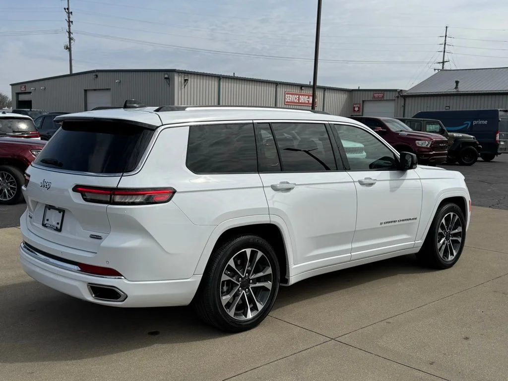 Used 2023 White Jeep Overland image 7