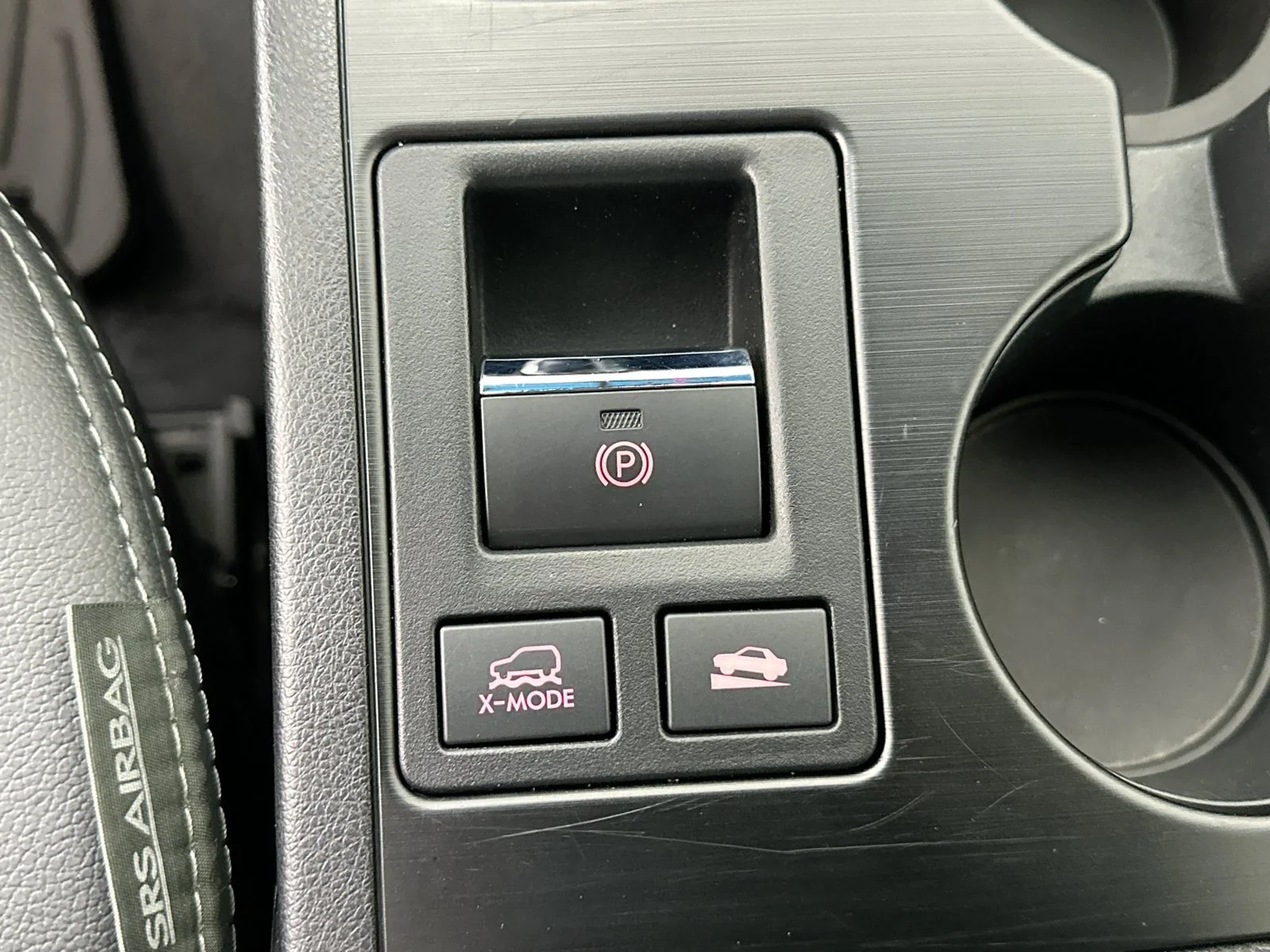 Used 2016 Red Subaru  image 28