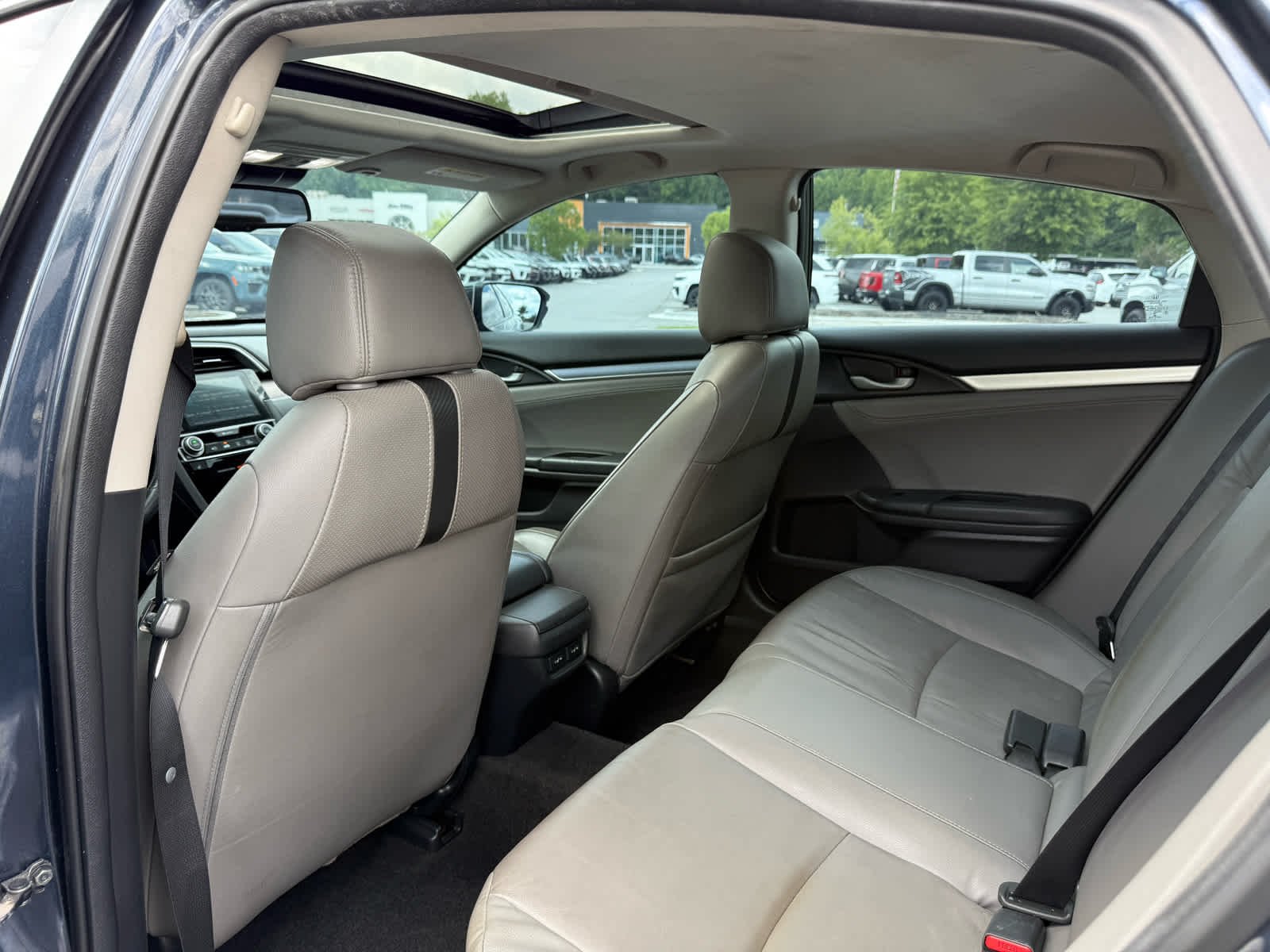 Used 2017 BLUE Honda Touring image 23