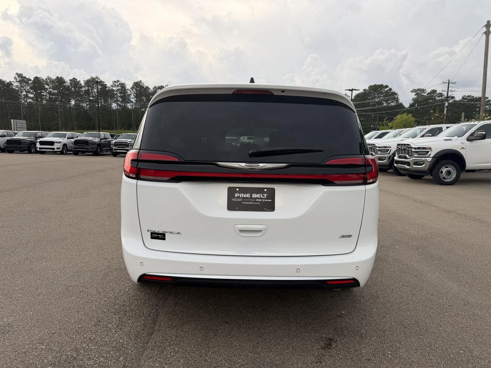 Used 2024 Bright White Clearcoat Chrysler Pinnacle image 5