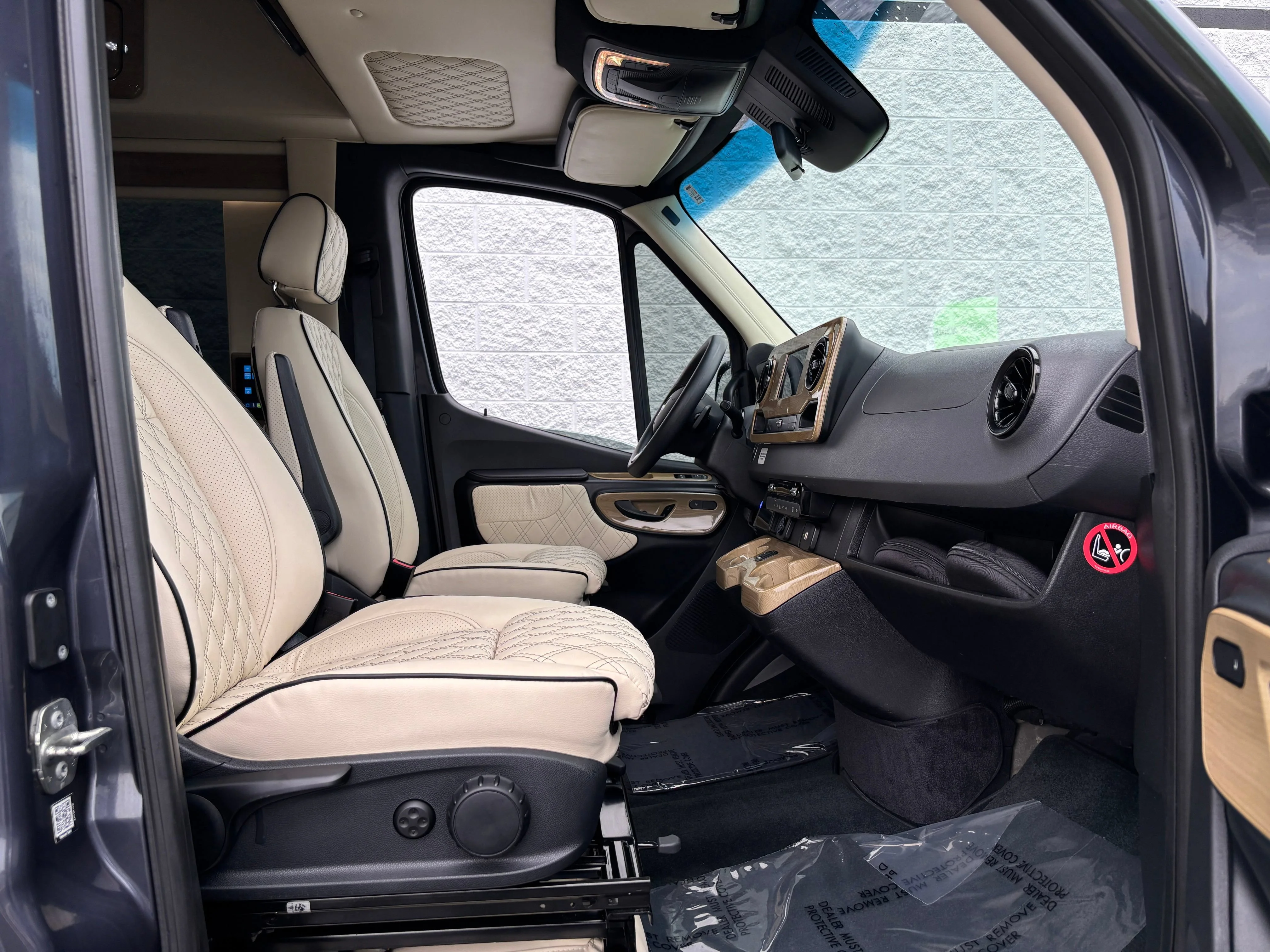 Used 2021  Mercedes-Benz  image 19