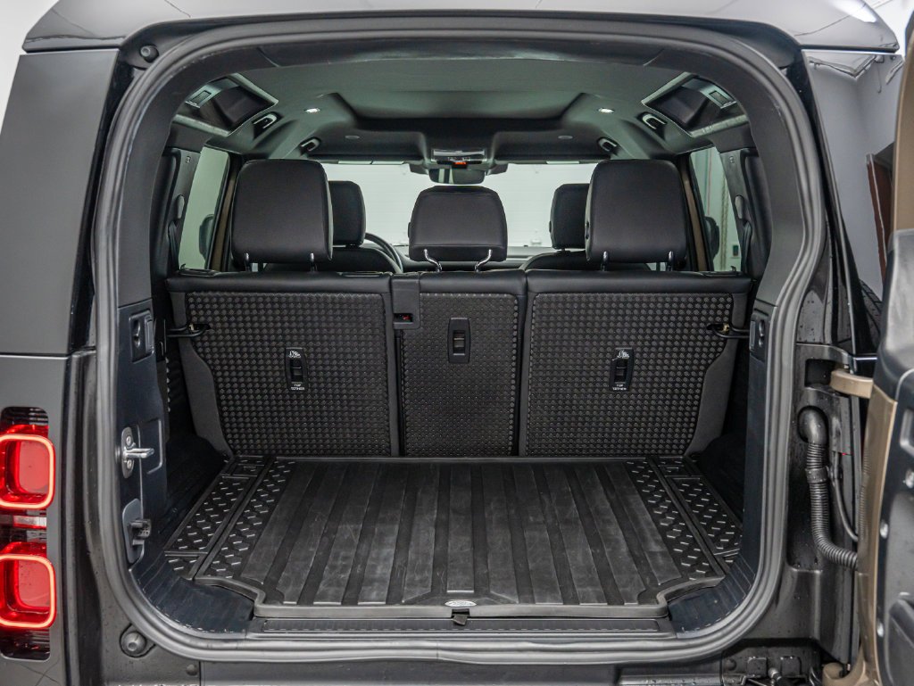 Used 2024 Gondwana Stone Metallic Land Rover X-Dynamic SE image 20