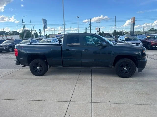Used 2019 Black Chevrolet LT image 3