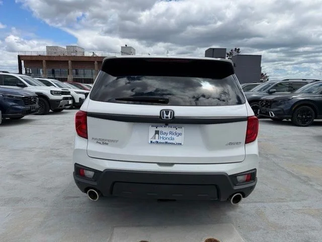 Used 2023  Honda EX-L image 6