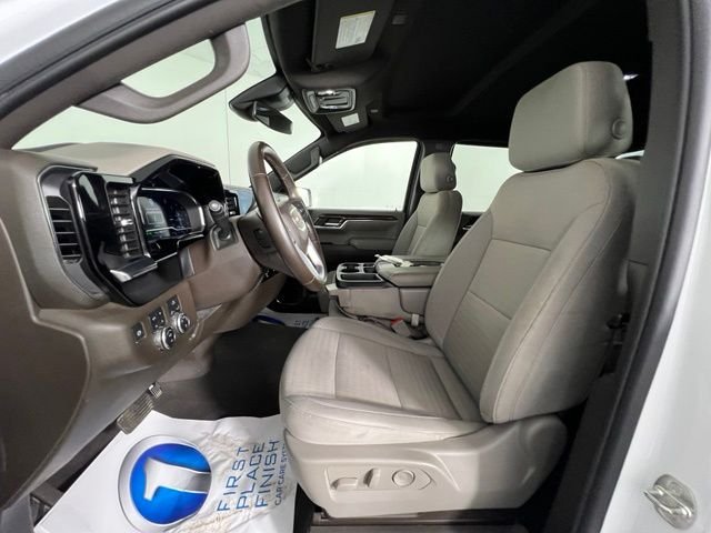 Used 2024 White GMC SLE image 11