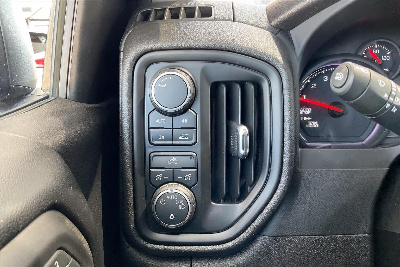 Used 2022 Northsky Blue Metallic Chevrolet Custom image 31