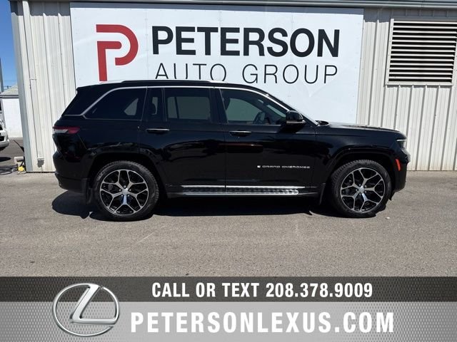 Used 2022 Black Jeep Summit Reserve image 3