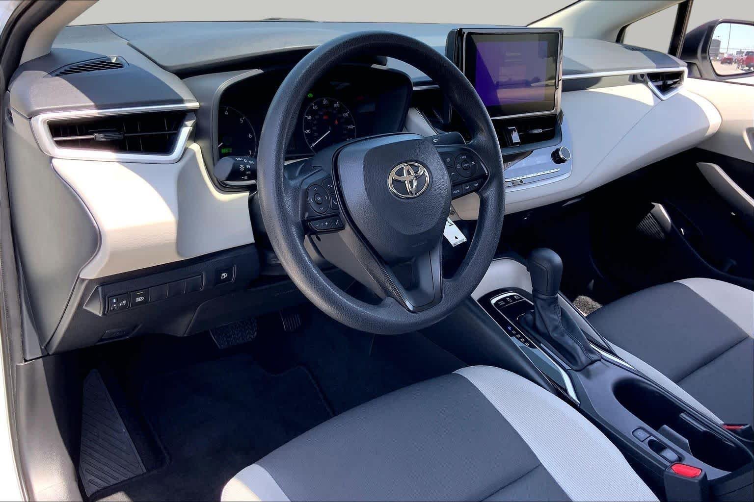 Used 2024 Ice Cap Toyota Hybrid LE image 17