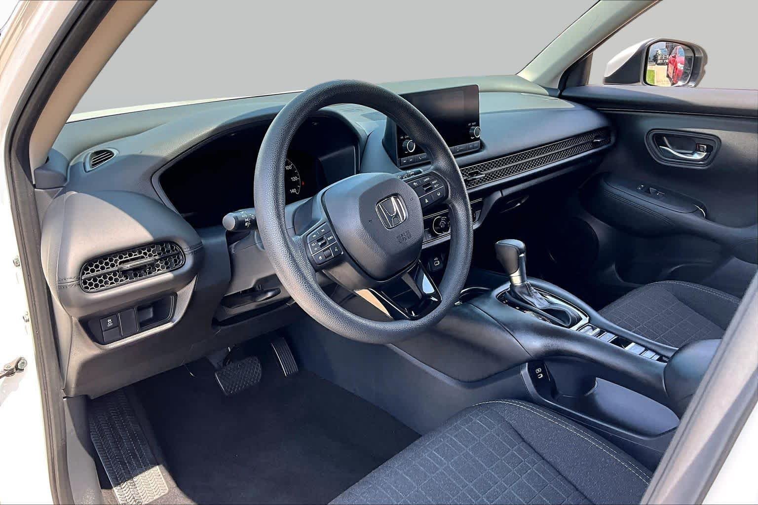 Used 2025 Platinum White Pearl Honda LX image 18