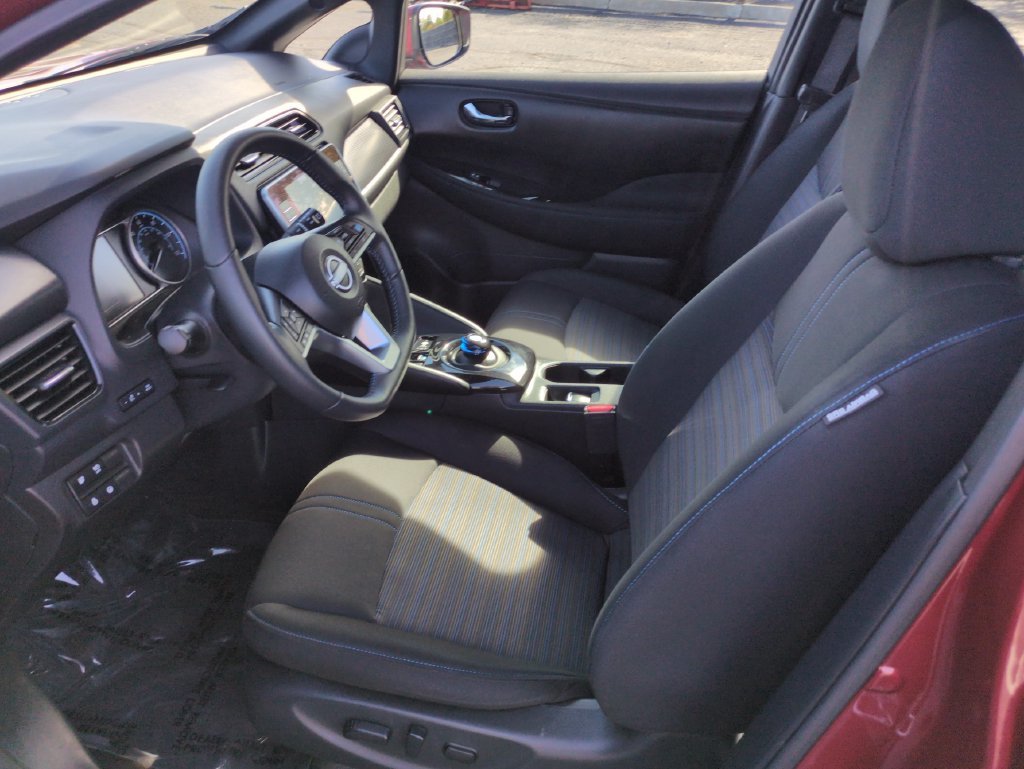 Used 2025 Scarlet Ember Nissan SV PLUS image 9