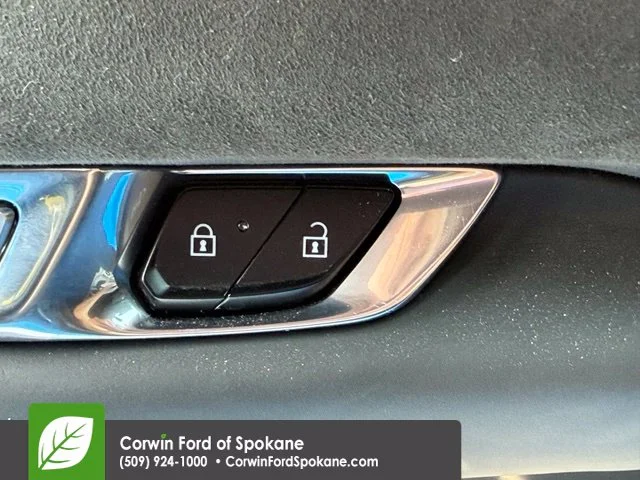 Used 2022 Rapid Blue Chevrolet Stingray image 19
