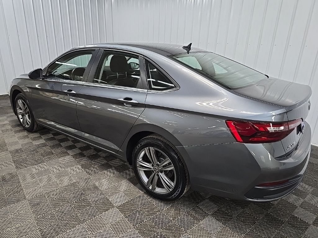 Used 2023 Gray Volkswagen 1.5T SE image 7