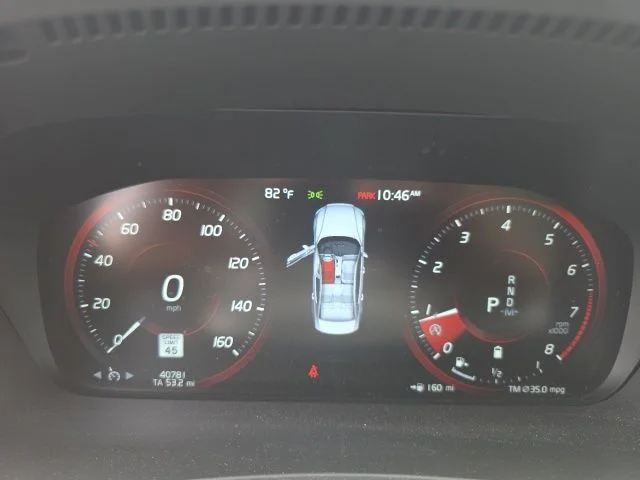 2022 Volvo S60 B5 Black Edition Momentum's photo