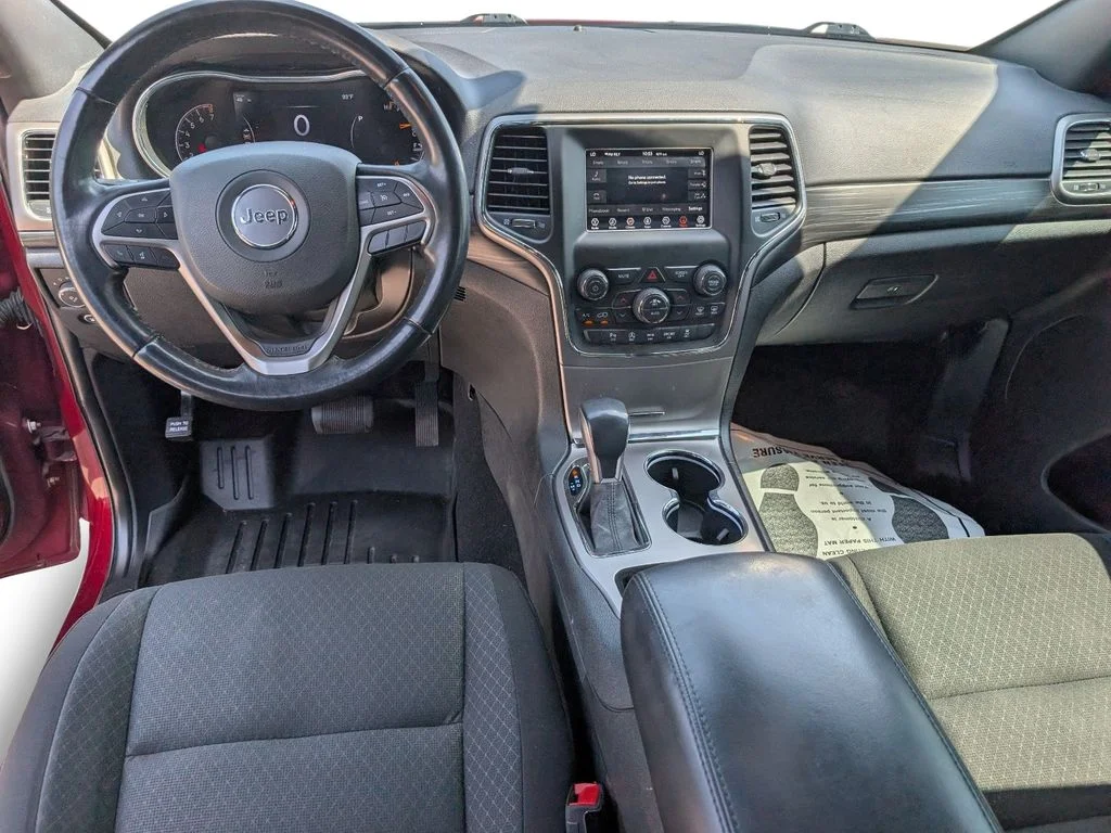 Used 2021 Red Jeep Laredo E image 19