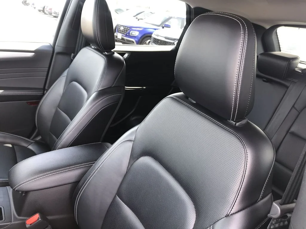Used 2025  Ford Platinum image 11
