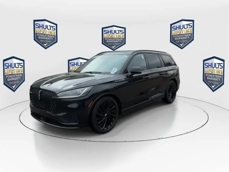 Used 2026 Infinite Black Metallic Clearcoat Lincoln Reserve image 4