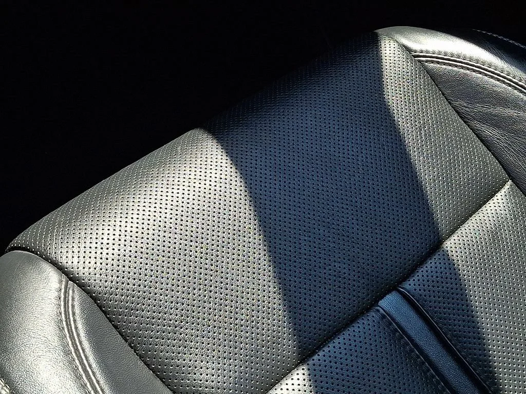 Used 2022 Diamond Black Crystal Pearlcoat Jeep Series II image 27