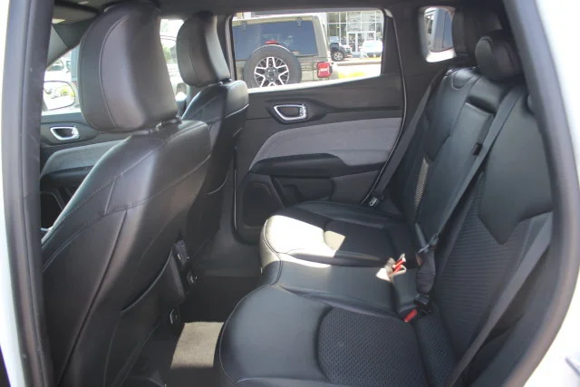 Used 2024 White Jeep Latitude image 22