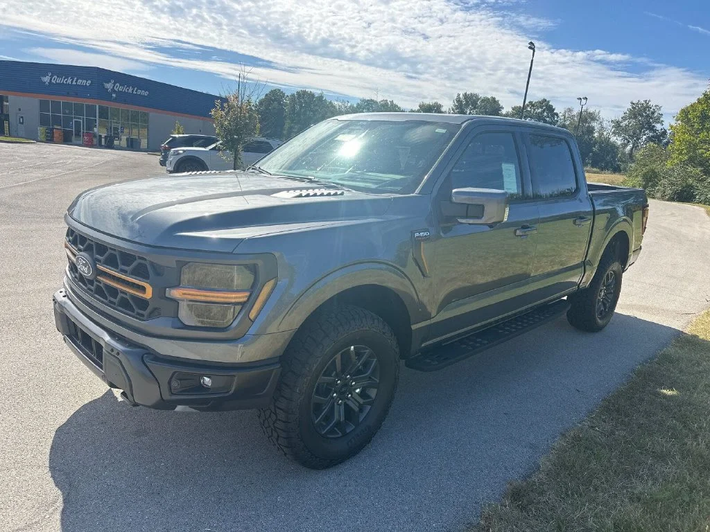 New 2026 Gray Ford Tremor image 4