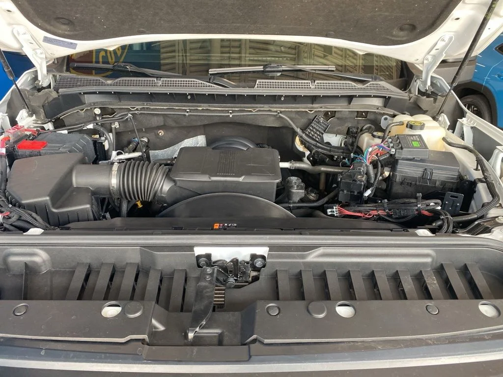 Used 2024 White GMC SLE image 17