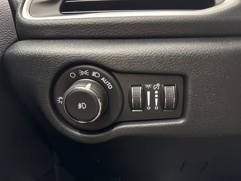 2026 Chrysler Pacifica Select - Photo 27