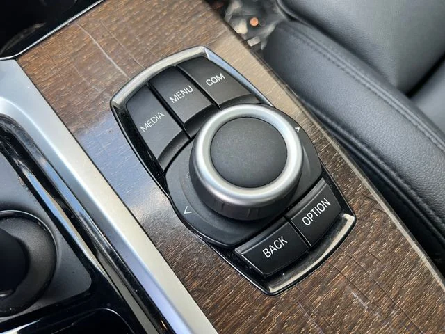 Used 2019 Alpine White BMW sDrive30i image 31