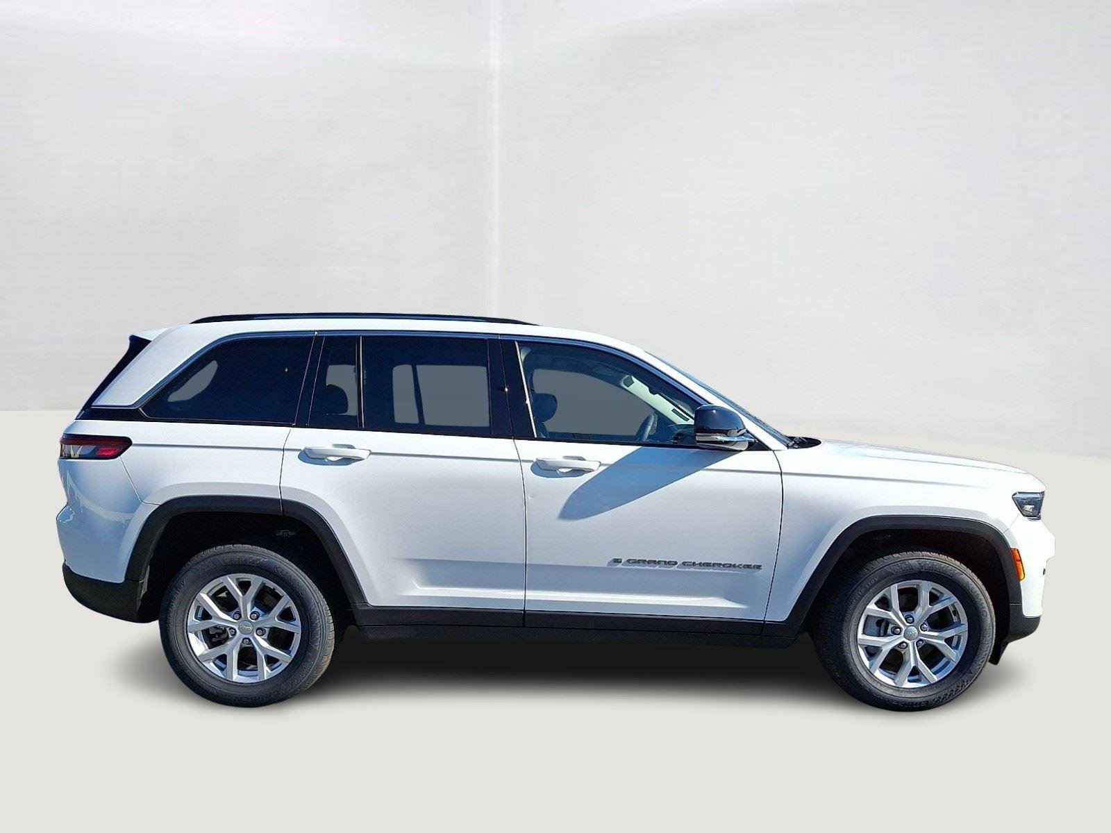 Certified Used 2023 Bright White Clearcoat Jeep Limited image 8